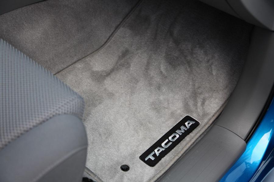  Toyota Tacoma 4x2 PreRunner 2010 года  (фото 8 из 46)